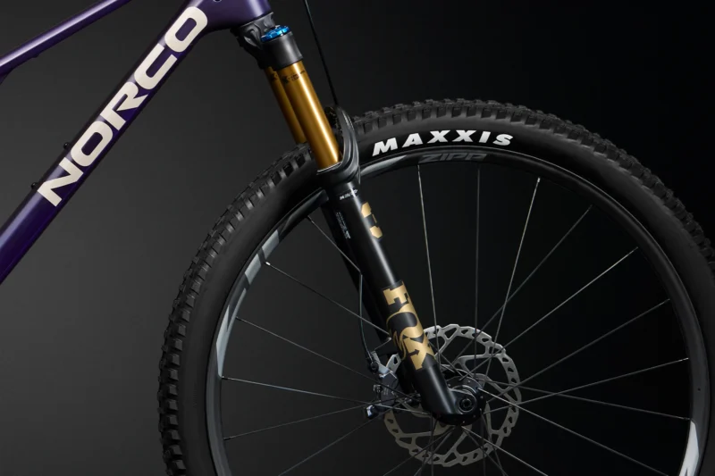 My26 revolver c1 130 royal purple raw carbon fork 1920x1280 xl