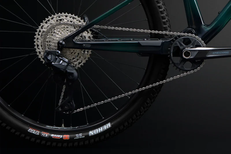 My26 revolver c2 130 shore green raw carbon drivetrain 1920x1280 xl