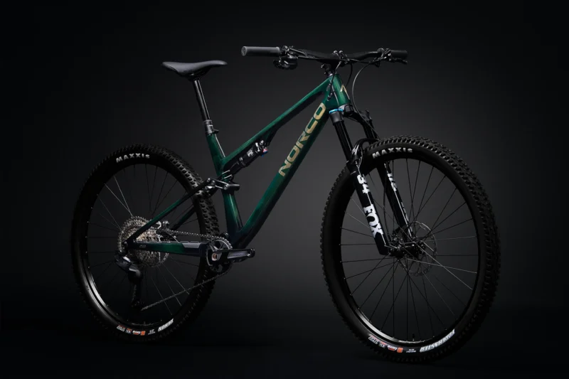 My26 revolver c2 130 shore green raw carbon qtrview 1920x1280 xl
