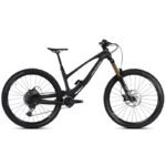 Sunn Radical Finest VTT Enduro full carbone Toray Fox 38 Factory SRAM GX Eagle Formula Cura 4 DT Swiss E1900 – vue profil