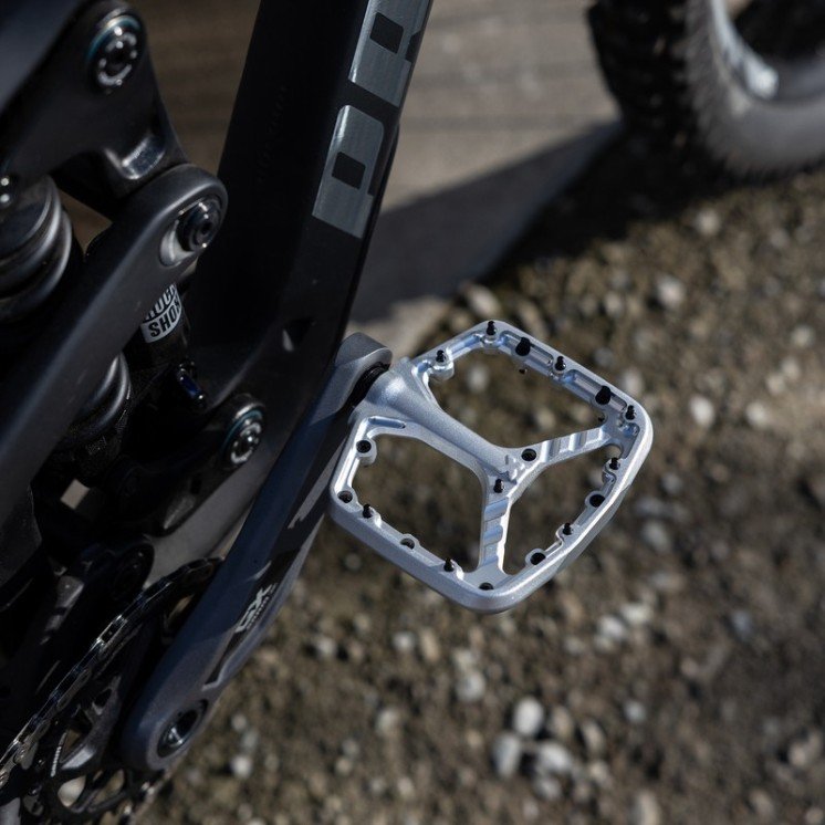 Sixpack millenium 4 0 pro pedales plates plateforme large reparables 2 couleurs (4)