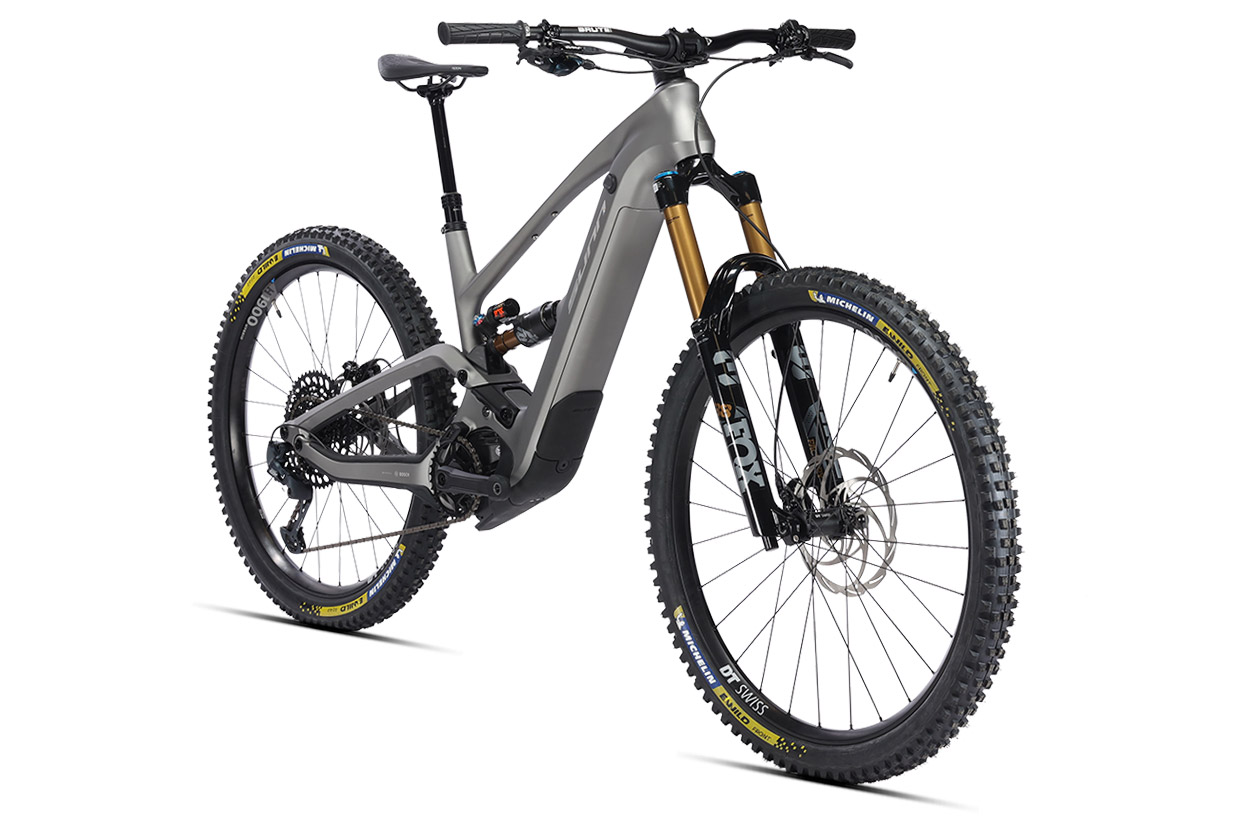 Sunn One Finest VTTAE Enduro detail fourche Fox 38 Float Factory Kashima 170mm