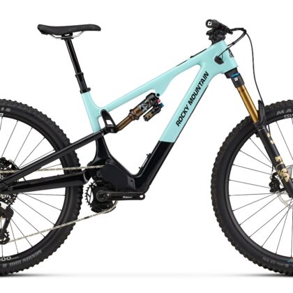 Rocky Mountain Instinct Powerplay SL Carbon 70 VTT électrique coloris Bleu vue de profil