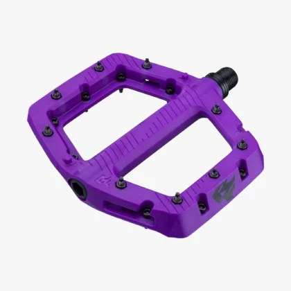 Pedales plates Race Face Chester violettes - vue 3D rotation - Cyclomontdor Lyon